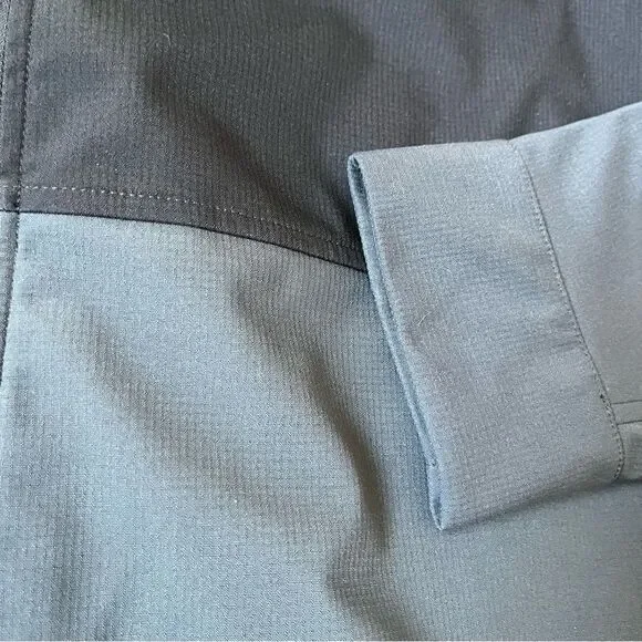 The North Face Men’s Medium Lightweight Windbreaker Jacket - Picture 7 of 10